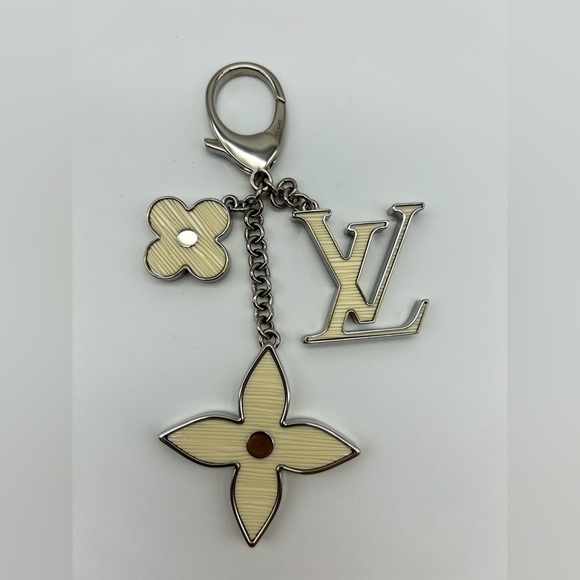 LV fleur de Lis white epi bag charm with box and dustbag good condition dp0162 - Picture 6 of 8